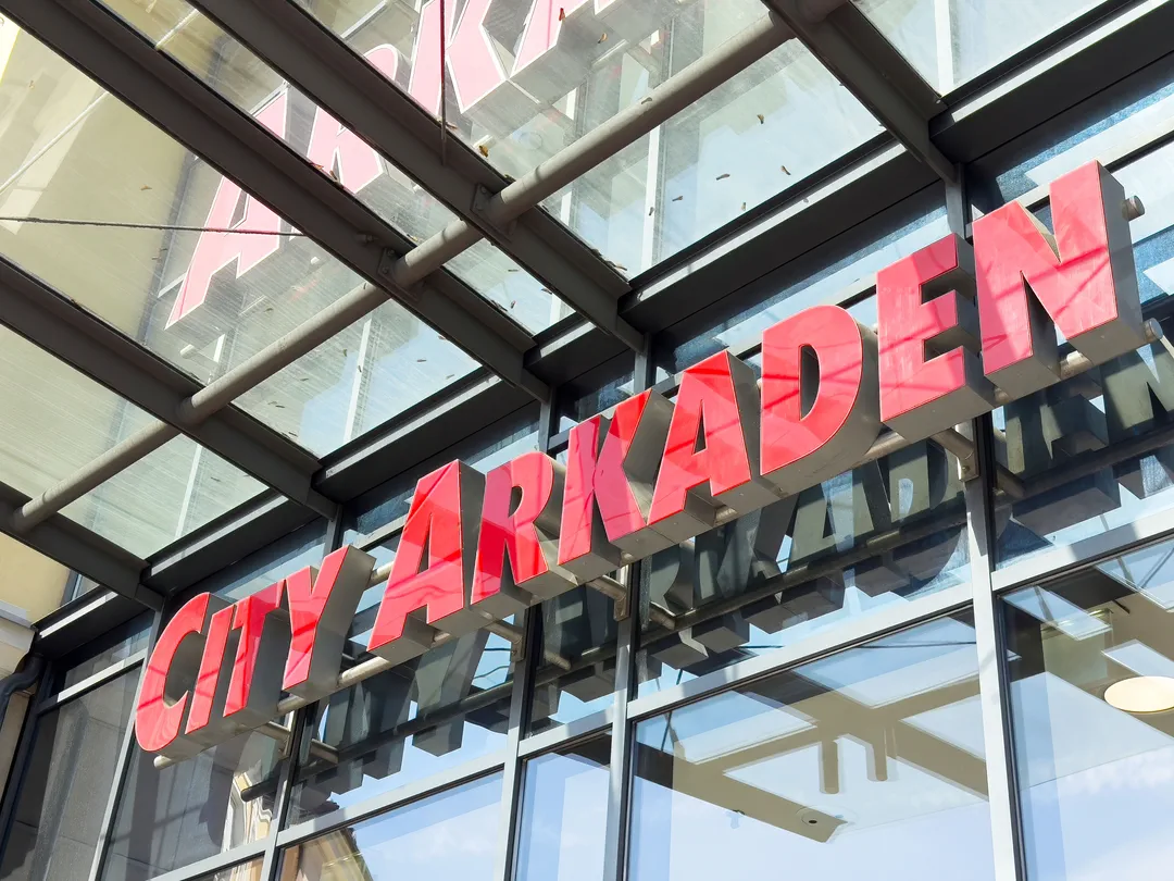 Custom dimensional letter lobby sign